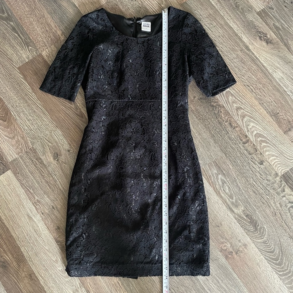 Vero Moda Lace Dress - Picture 9 of 9